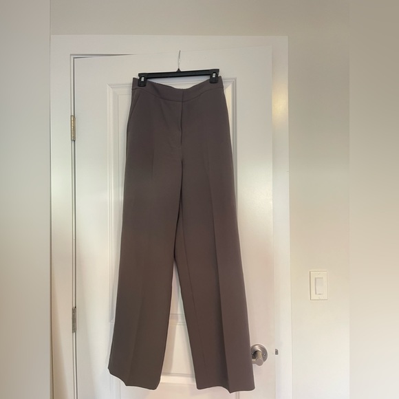 Aritzia Pants - Aritzia - Wilfred Alanya dress pants - size 4 (matching crop jacket available)